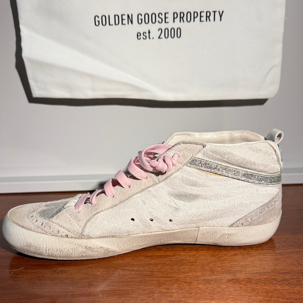 Golden Goose Low-Top Sneakers in White and Pink - Picture 3 of 13